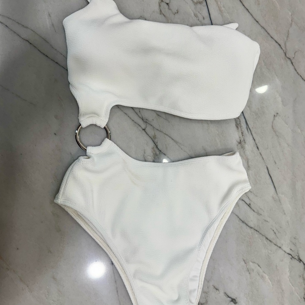 BNWT White One-Shoulder Swimsuit